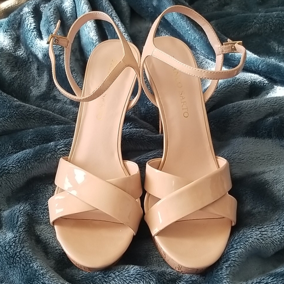 Nude Heels - Picture 1 of 2